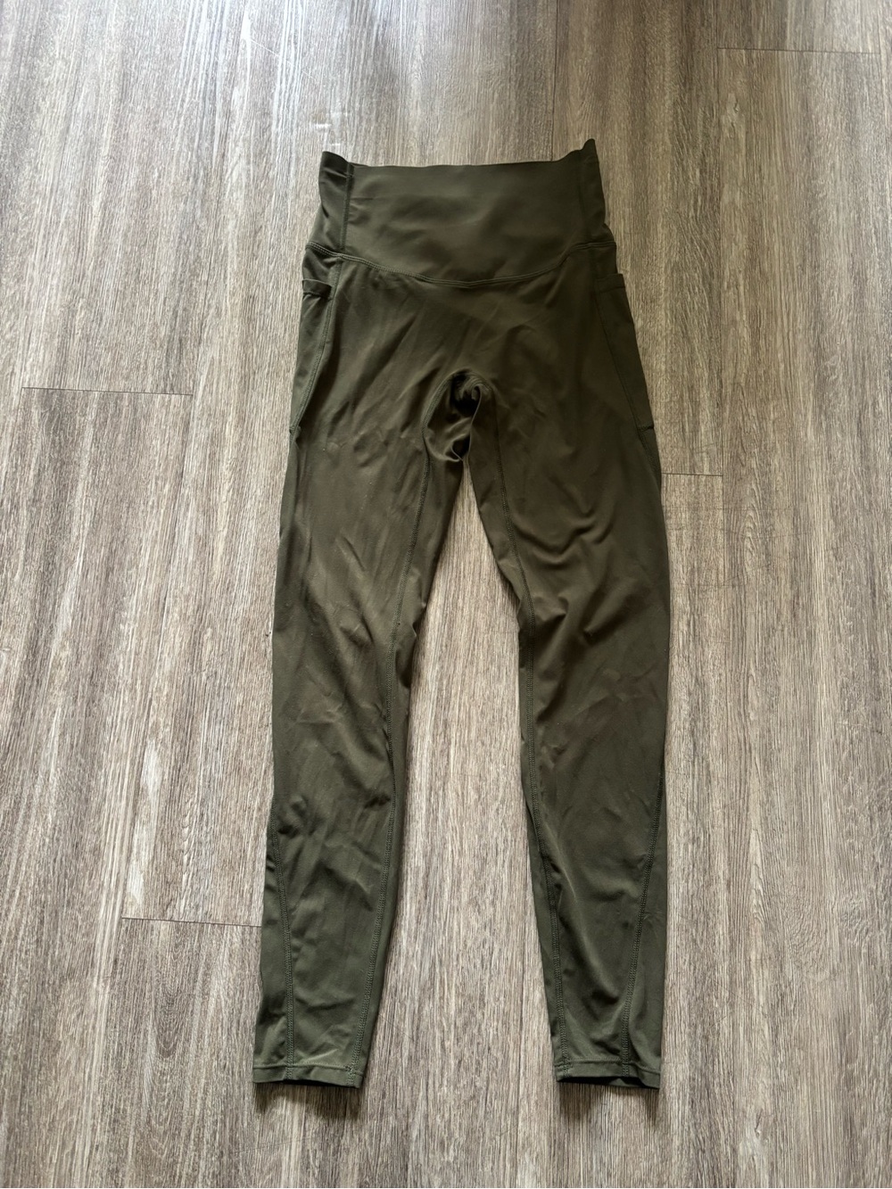HALARA High-Rise Leggings in Olive